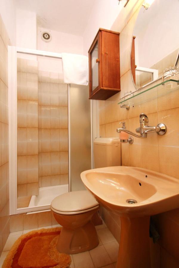 Apartments And Rooms By The Sea Racisce, Korcula - 4341 Екстер'єр фото
