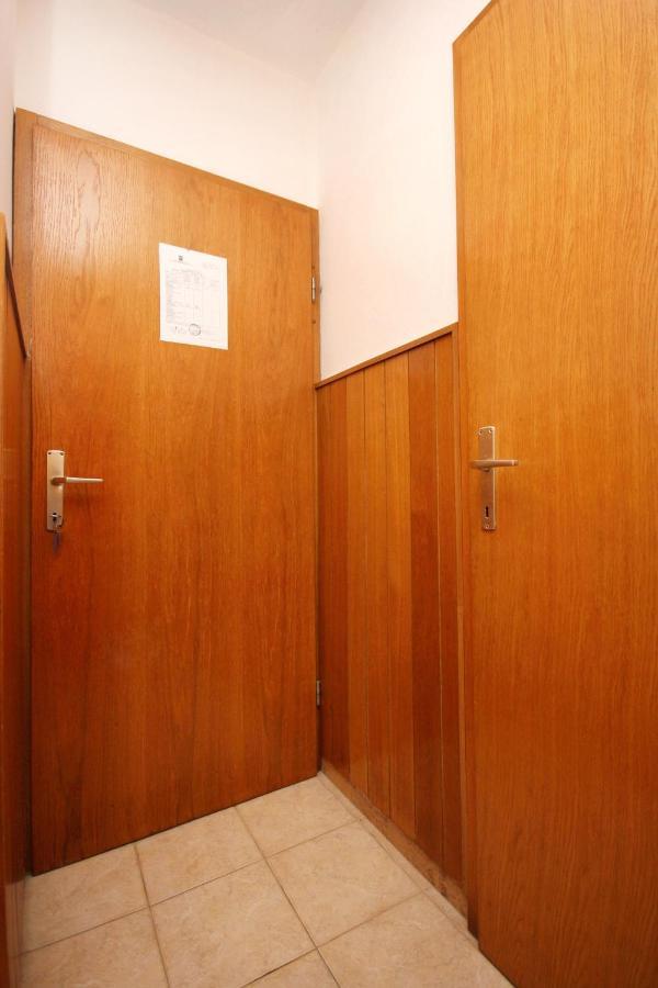 Apartments And Rooms By The Sea Racisce, Korcula - 4341 Екстер'єр фото