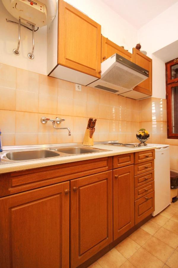 Apartments And Rooms By The Sea Racisce, Korcula - 4341 Екстер'єр фото